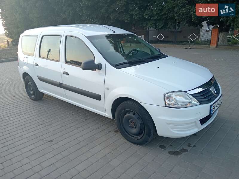 Седан Dacia Logan 2011 в Млиніві фото 2 Седан Dacia Logan 2011 в Млиніві
