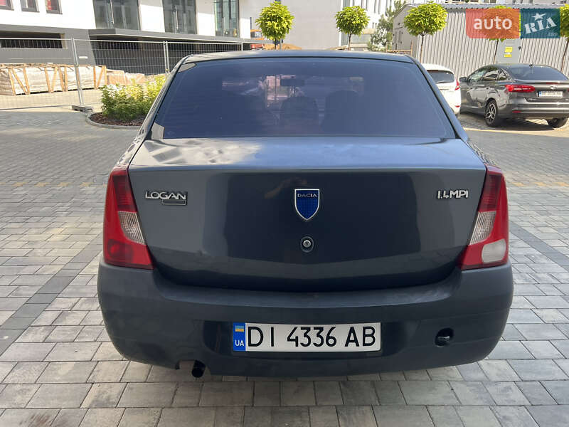 Седан Dacia Logan 2006 в Ужгороді