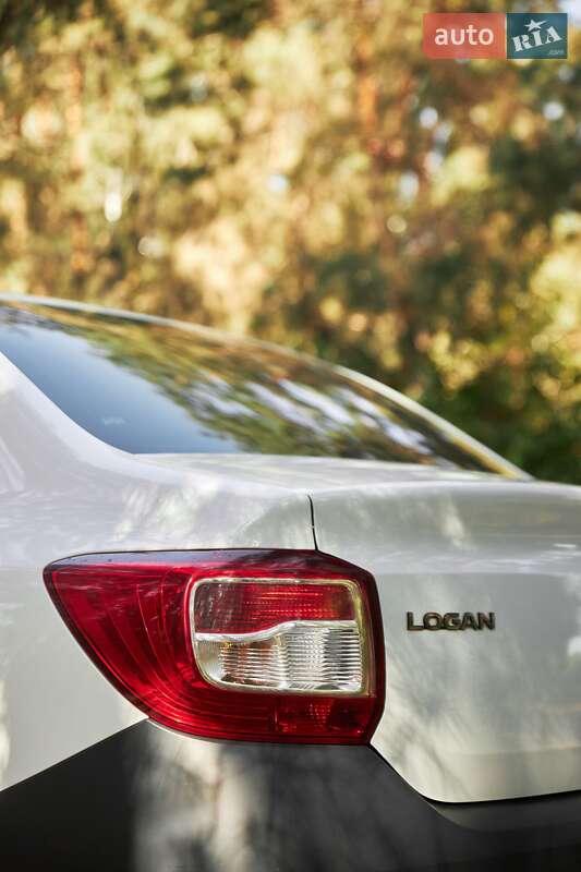 Седан Dacia Logan 2015 в Кропивницькому