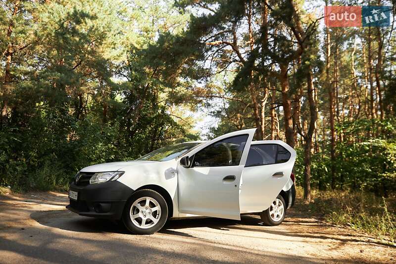 Седан Dacia Logan 2015 в Кропивницькому