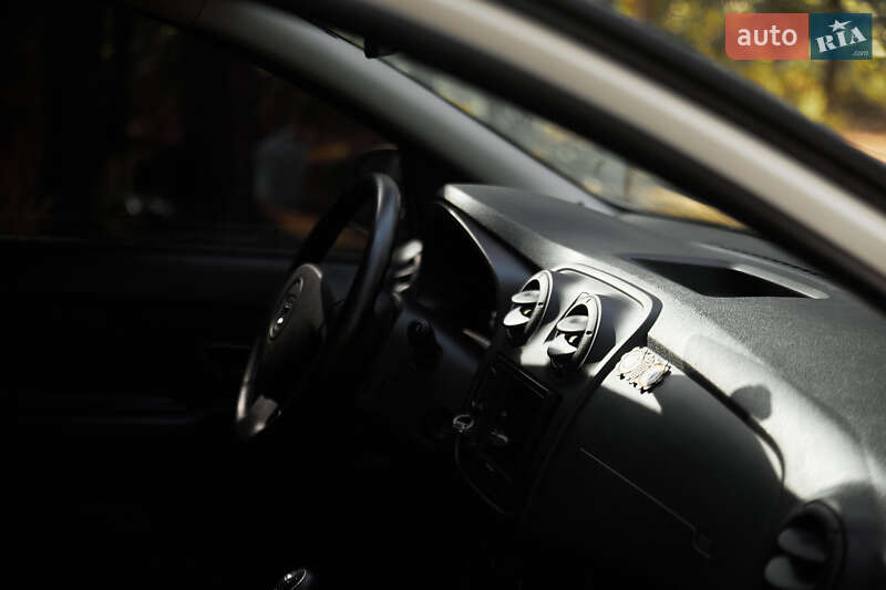 Седан Dacia Logan 2015 в Кропивницькому