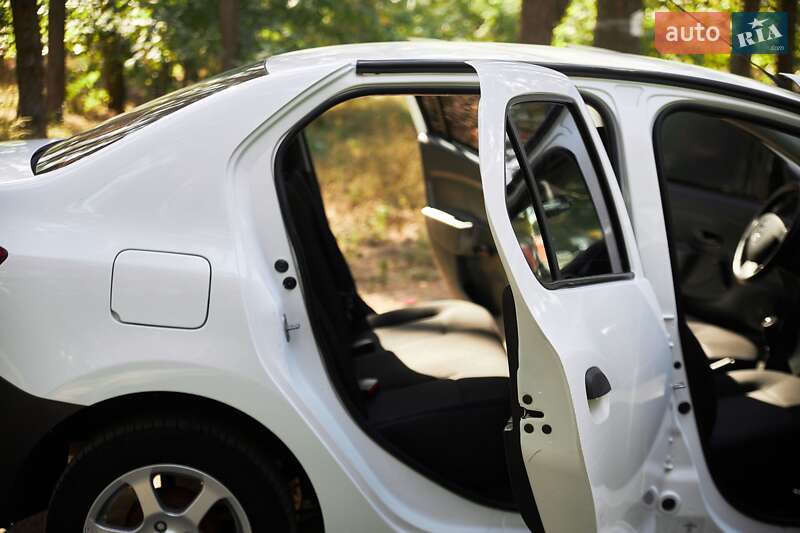 Седан Dacia Logan 2015 в Кропивницькому