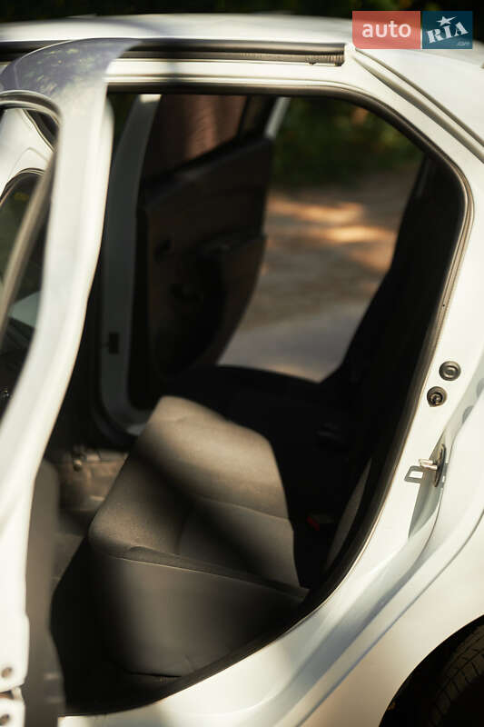 Седан Dacia Logan 2015 в Кропивницькому