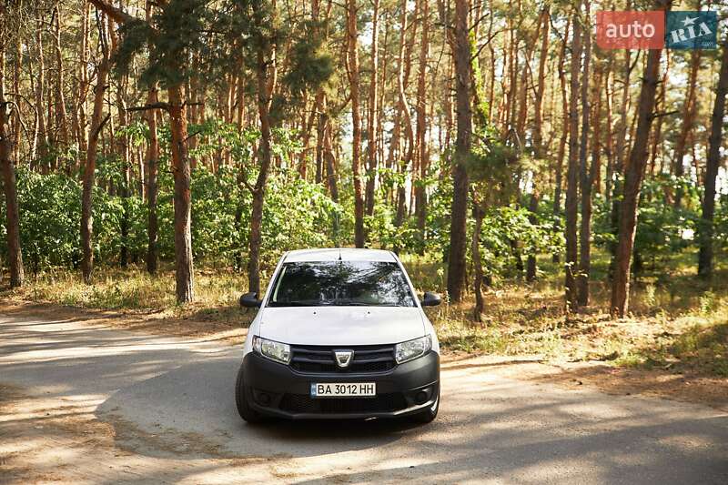 Седан Dacia Logan 2015 в Кропивницькому