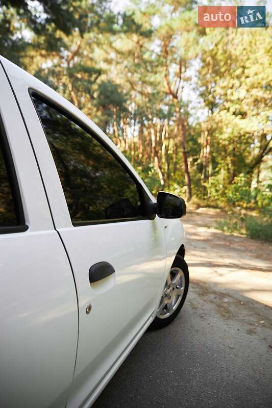 Седан Dacia Logan 2015 в Кропивницькому