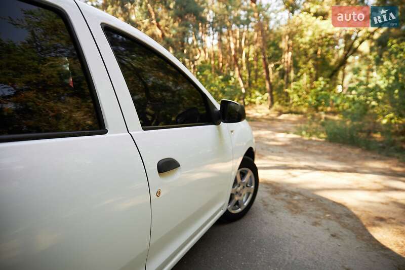 Седан Dacia Logan 2015 в Кропивницькому