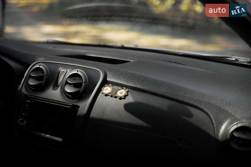 Седан Dacia Logan 2015 в Кропивницькому