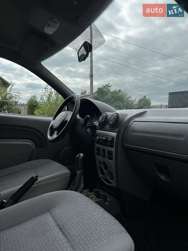 Седан Dacia Logan 2008 в Чернигове