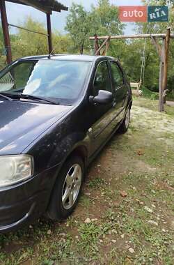 Седан Dacia Logan 2008 в Сваляві