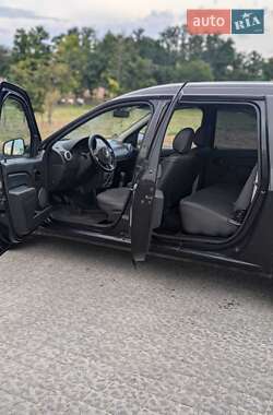 Седан Dacia Logan 2011 в Запоріжжі