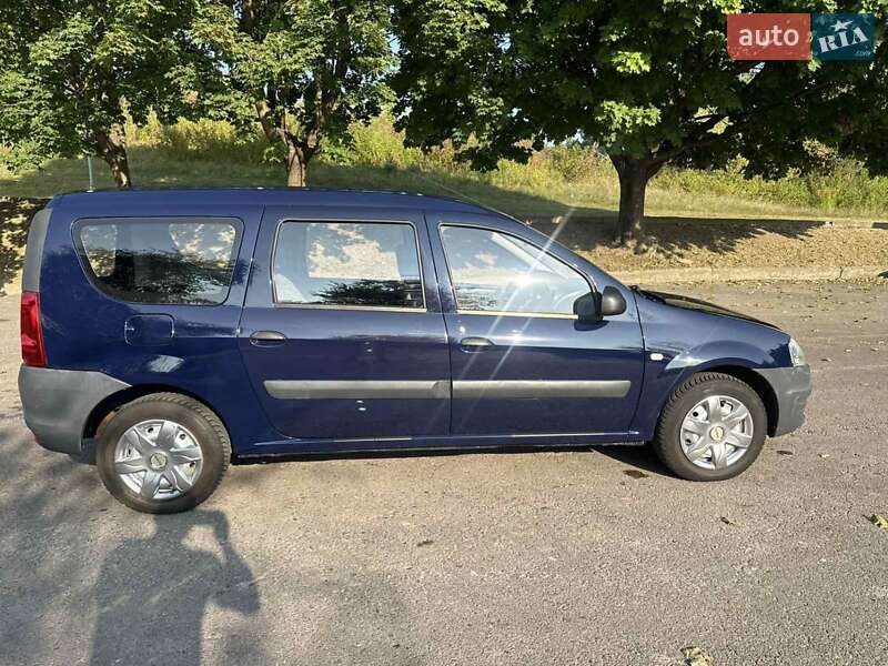 Седан Dacia Logan 2010 в Ровно фото 5 Седан Dacia Logan 2010 в Ровно