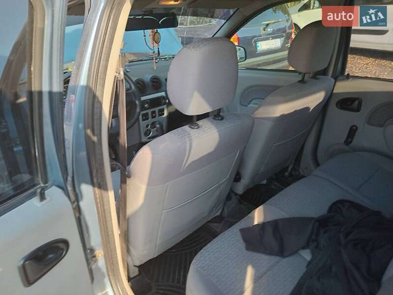 Седан Dacia Logan 2007 в Полтаве