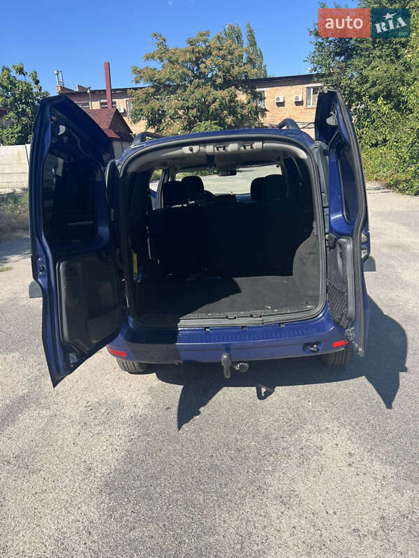 Седан Dacia Logan 2009 в Марганце