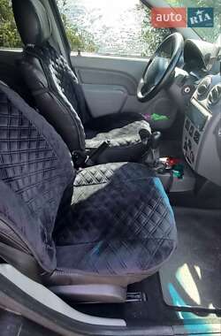 Седан Dacia Logan 2012 в Чернигове