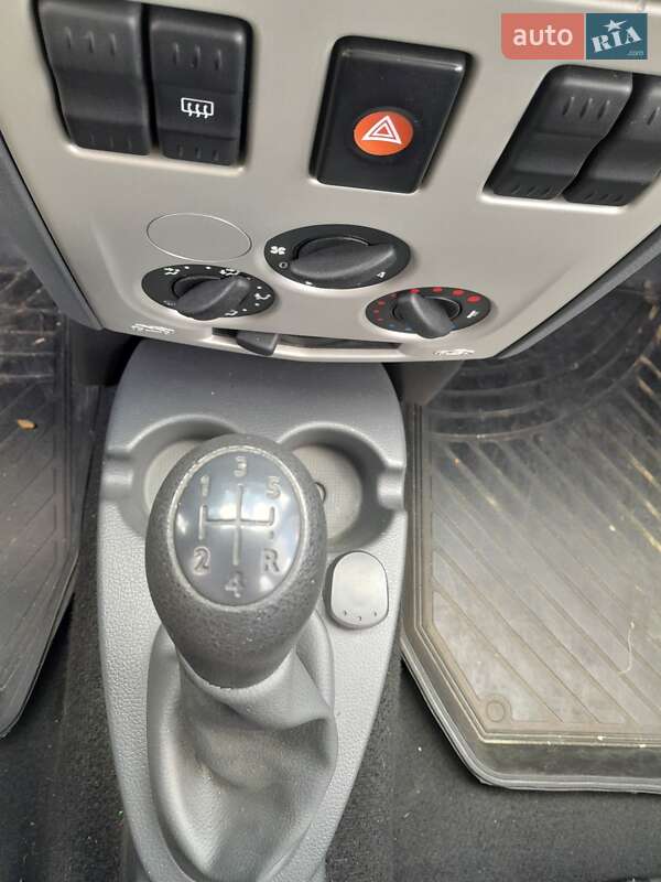 Седан Dacia Logan 2010 в Ивано-Франковске фото 15 Седан Dacia Logan 2010 в Ивано-Франковске