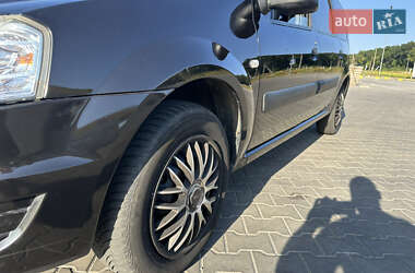 Седан Dacia Logan 2009 в 
