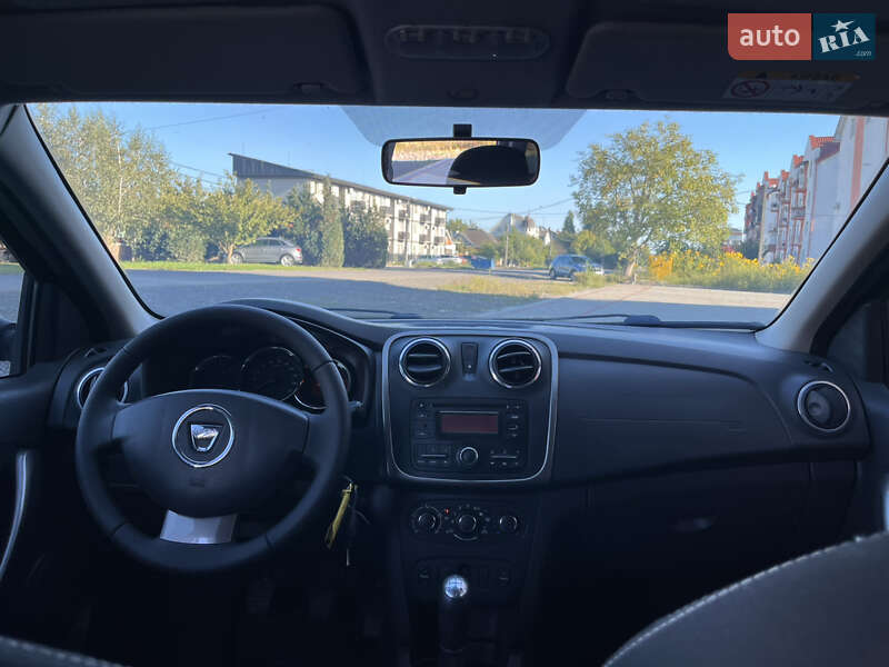 Седан Dacia Logan 2014 в Ужгороде
