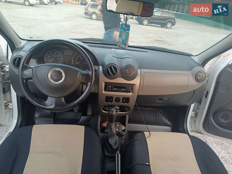 Седан Dacia Logan 2009 в Каменец-Подольском