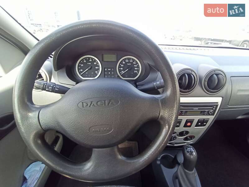 Седан Dacia Logan 2007 в Києві