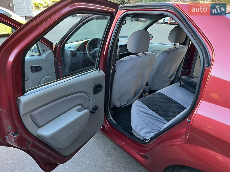 Седан Dacia Logan 2007 в Киеве