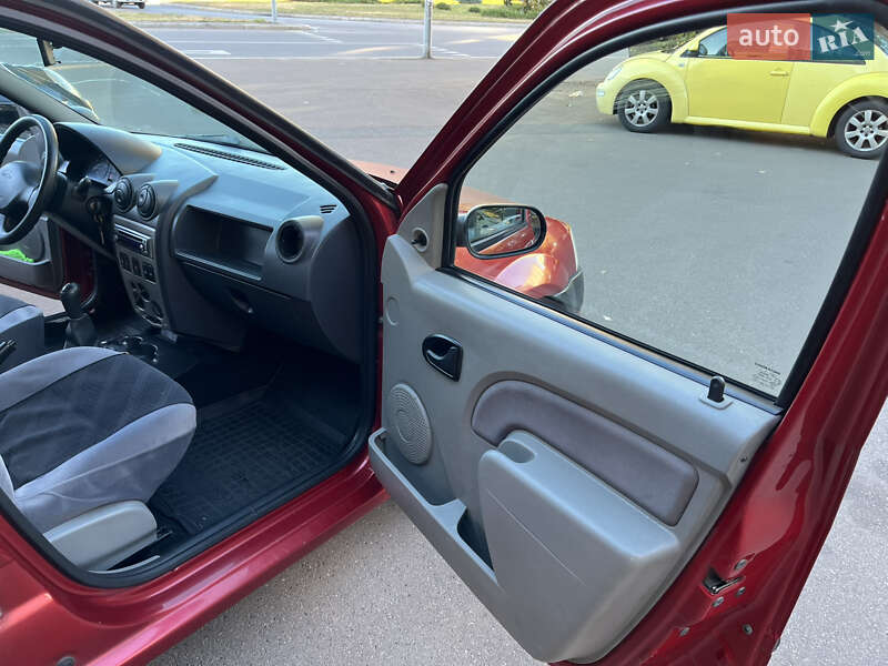 Седан Dacia Logan 2007 в Киеве