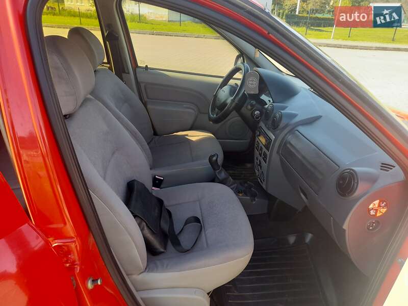 Седан Dacia Logan 2007 в Косове фото 18 Седан Dacia Logan 2007 в Косове