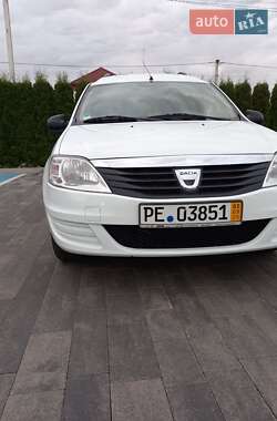 Седан Dacia Logan 2012 в 