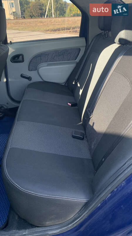 Седан Dacia Logan 2005 в Полтаві