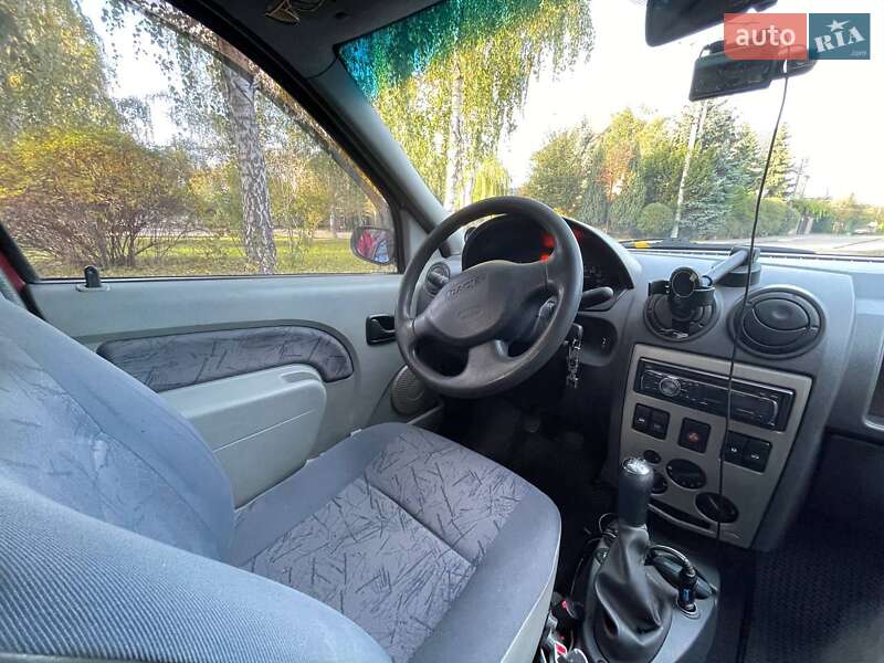Седан Dacia Logan 2006 в Ивано-Франковске