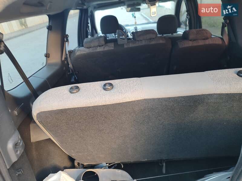 Седан Dacia Logan 2010 в Львові