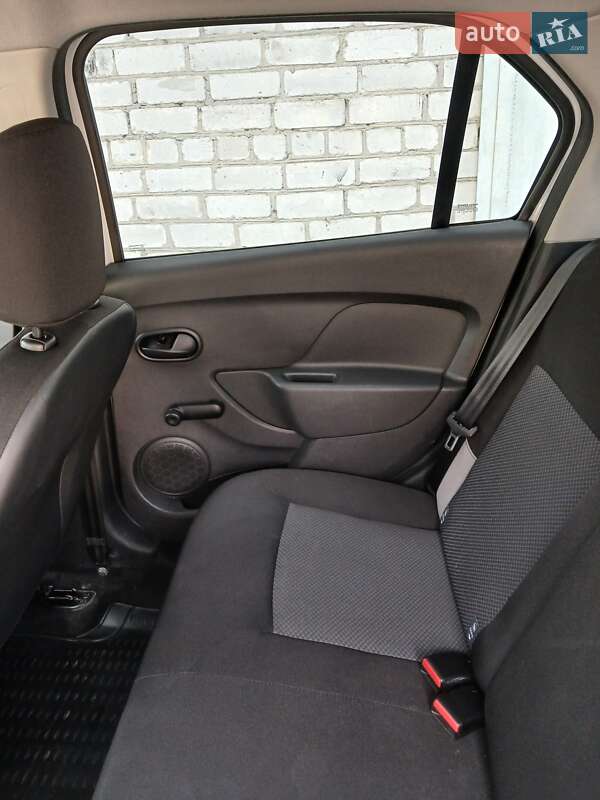 Седан Dacia Logan 2016 в Запорожье