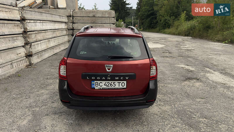 Седан Dacia Logan 2015 в Жовкві