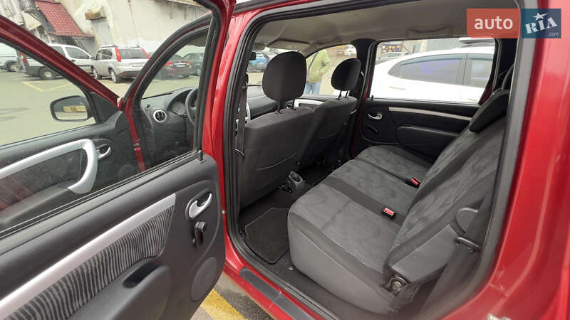 Седан Dacia Logan 2009 в Києві