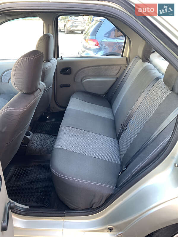 Седан Dacia Logan 2006 в Харькове фото 10 Седан Dacia Logan 2006 в Харькове