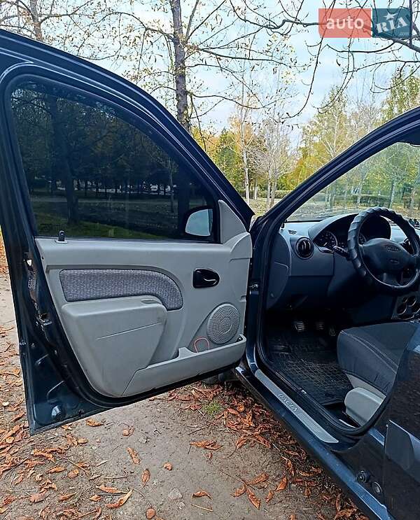 Седан Dacia Logan 2008 в Змиеве