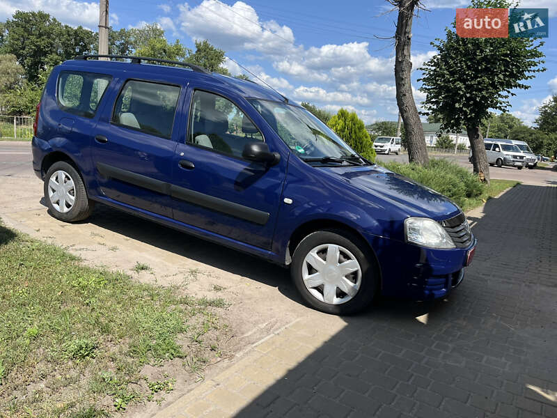 Седан Dacia Logan 2009 в Ахтырке