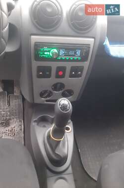 Седан Dacia Logan 2007 в  фото 19 Седан Dacia Logan 2007 в