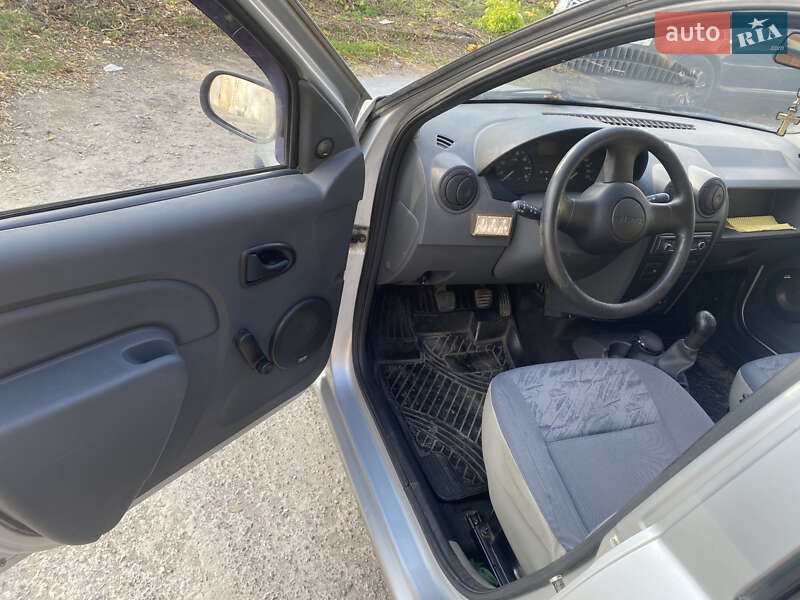 Седан Dacia Logan 2008 в Кам'янському