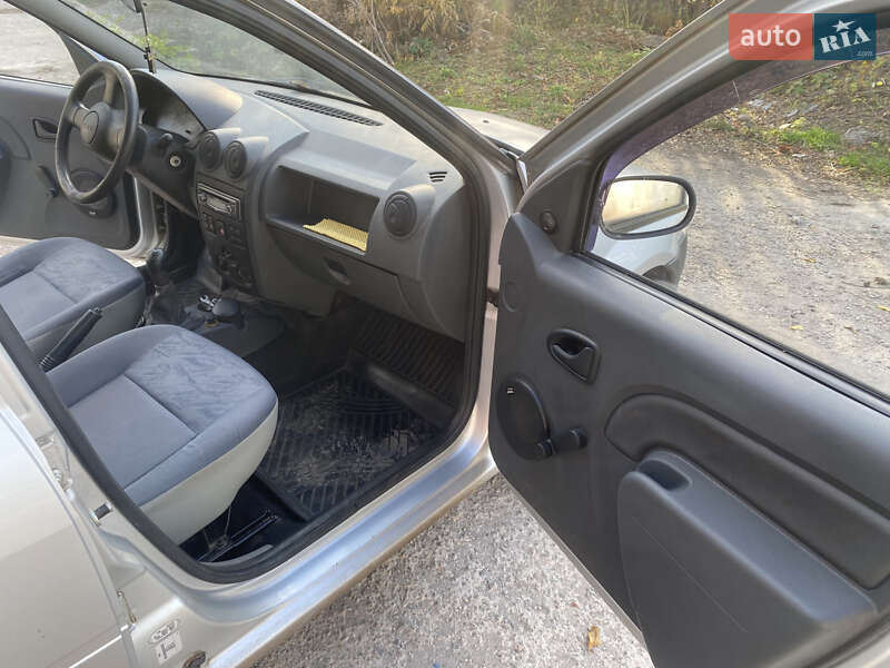 Седан Dacia Logan 2008 в Кам'янському