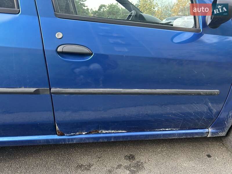 Седан Dacia Logan 2005 в Киеве фото 3 Седан Dacia Logan 2005 в Киеве