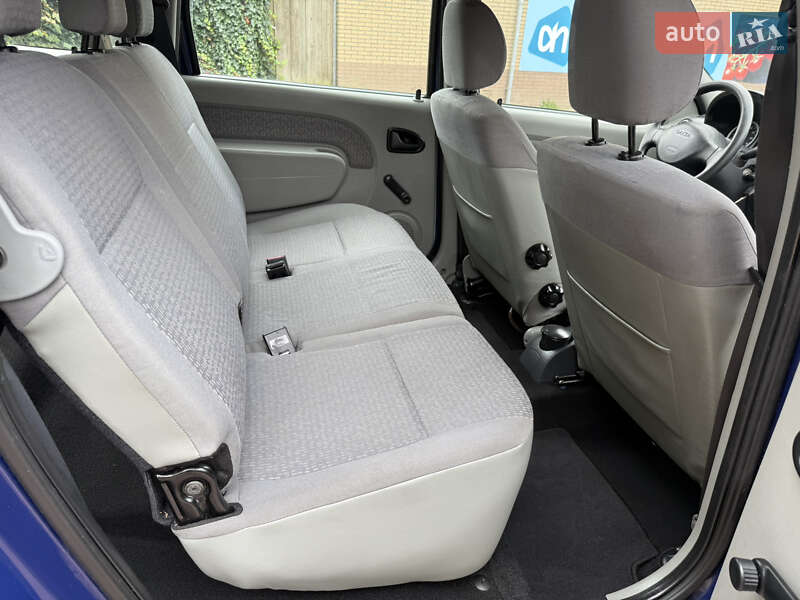 Седан Dacia Logan 2008 в Ровно