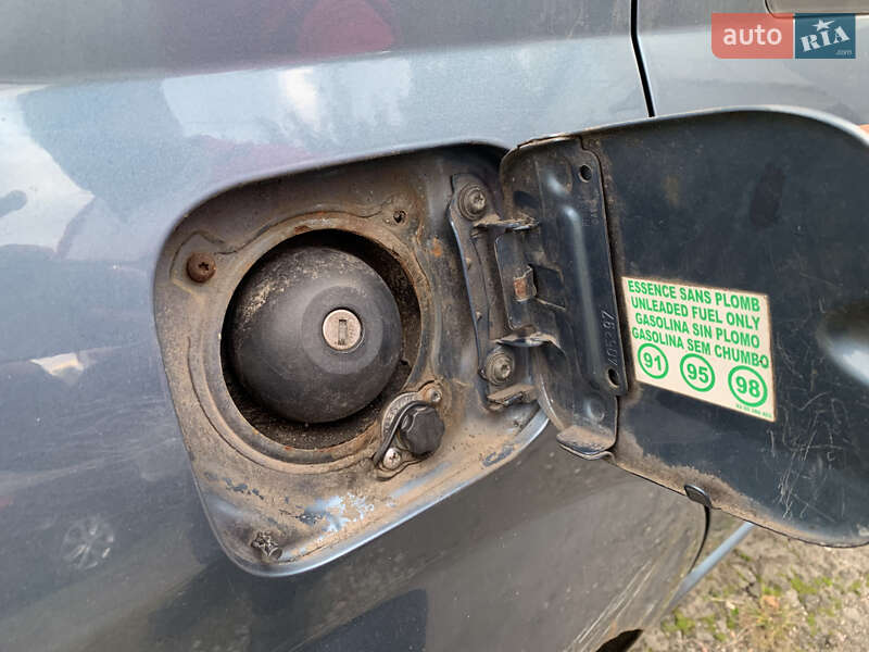 Седан Dacia Logan 2006 в Києві