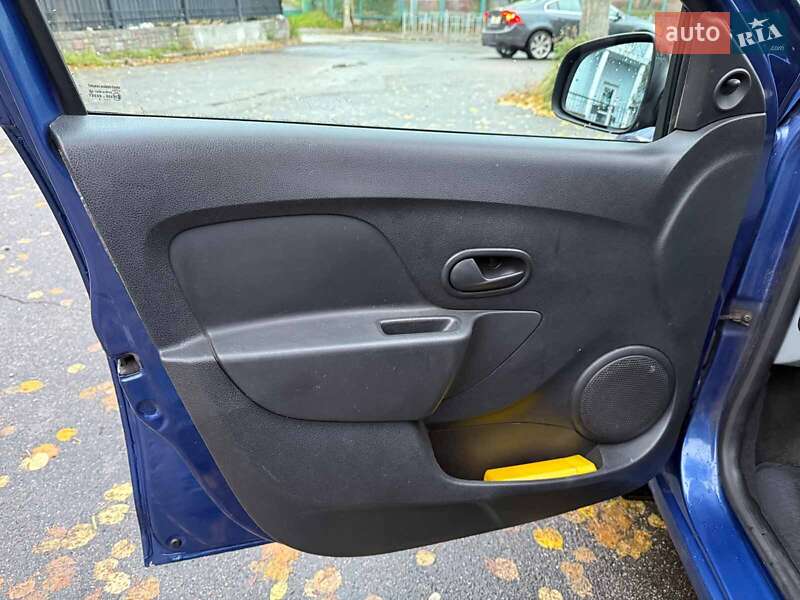 Седан Dacia Logan 2013 в Киеве фото 11 Седан Dacia Logan 2013 в Киеве