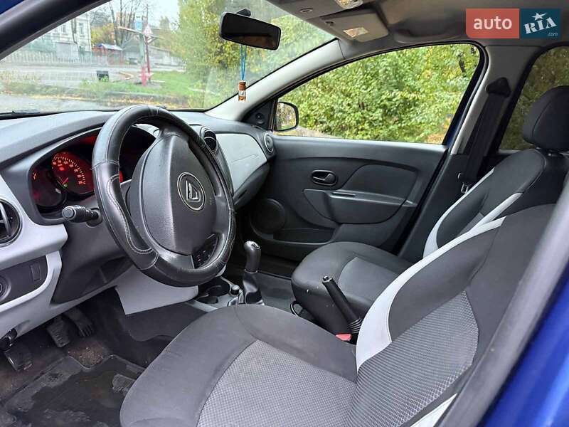 Седан Dacia Logan 2013 в Киеве фото 14 Седан Dacia Logan 2013 в Киеве
