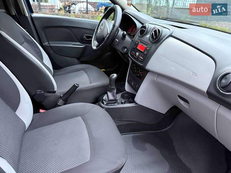 Седан Dacia Logan 2013 в Киеве фото 20 Седан Dacia Logan 2013 в Киеве