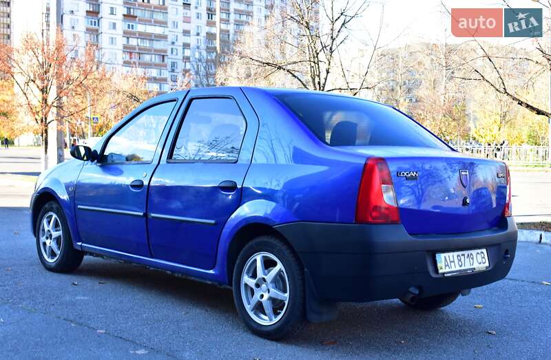 Седан Dacia Logan 2006 в Киеве