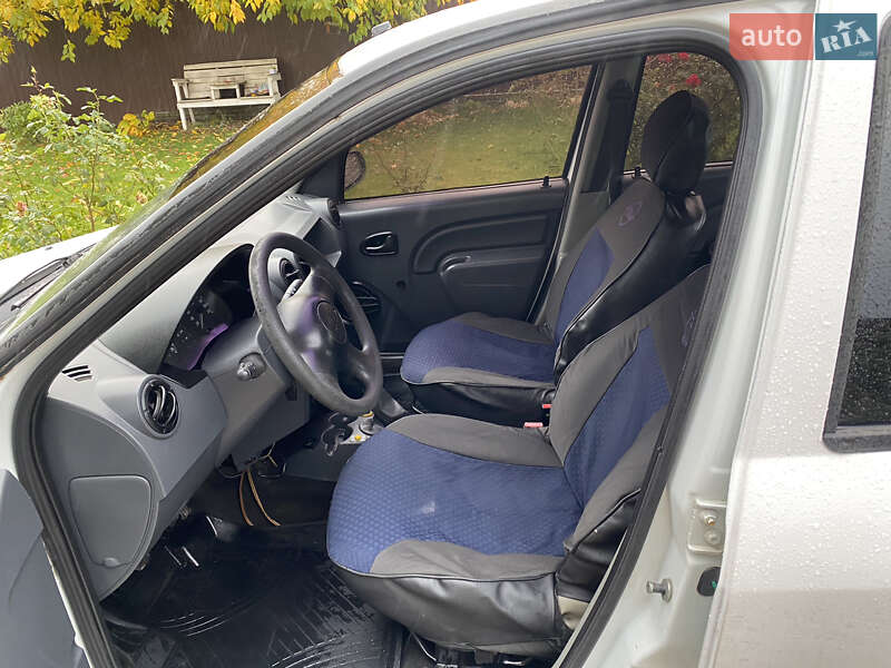 Седан Dacia Logan 2008 в Бобровиці фото 15 Седан Dacia Logan 2008 в Бобровиці