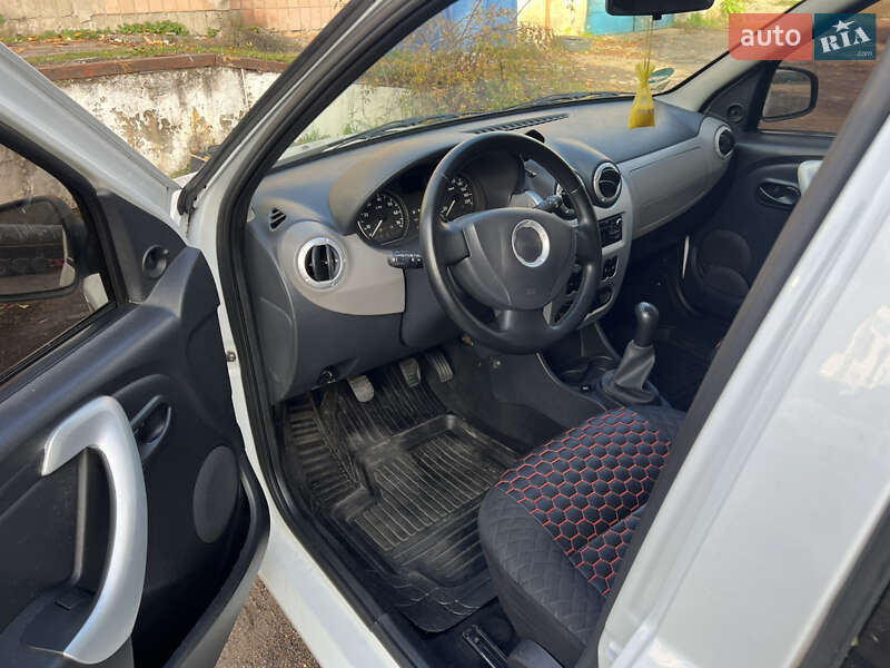 Седан Dacia Logan 2012 в Рівному фото 6 Седан Dacia Logan 2012 в Рівному