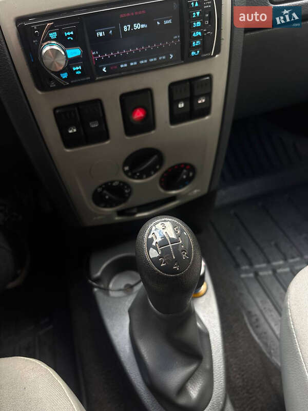 Седан Dacia Logan 2009 в Хмельницком