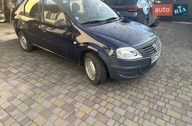 Седан Dacia Logan 2012 в Кореці